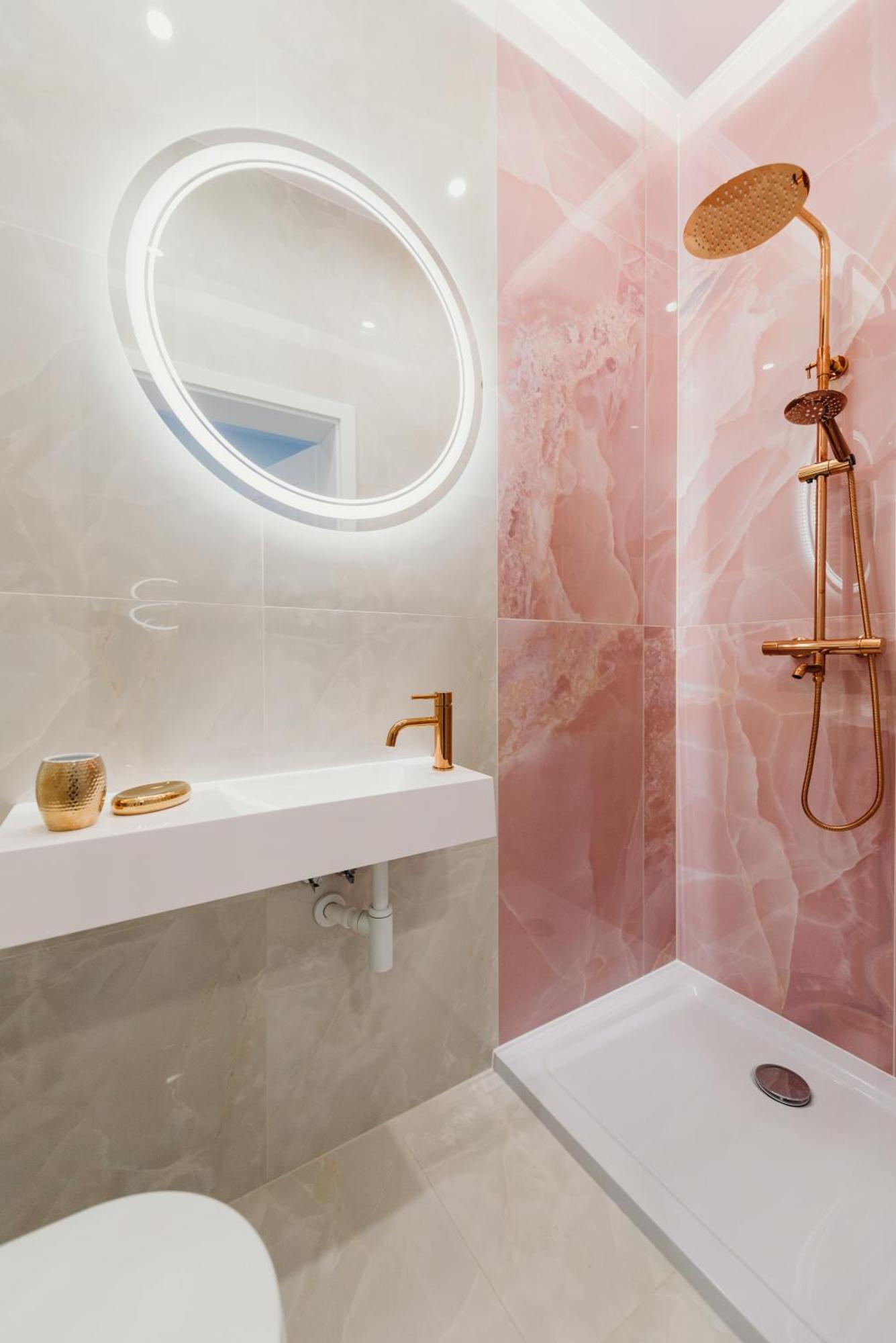 3 Bedrooms Premium Bella Rosa For 8 Guests With Ac And Underground Parking Rzeszów Eksteriør bilde