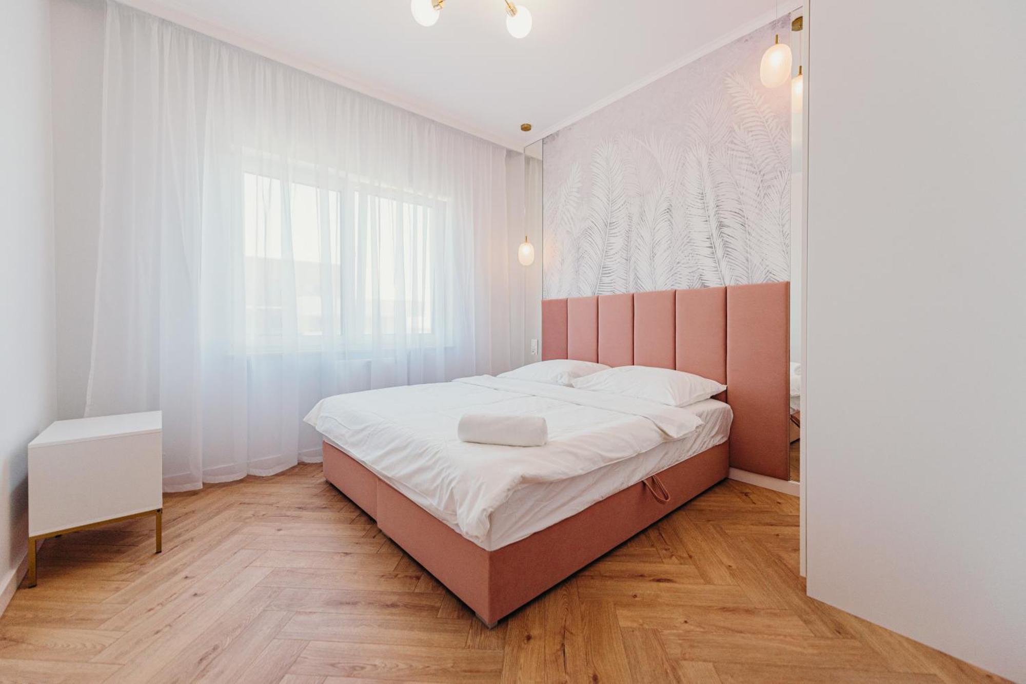 3 Bedrooms Premium Bella Rosa For 8 Guests With Ac And Underground Parking Rzeszów Eksteriør bilde