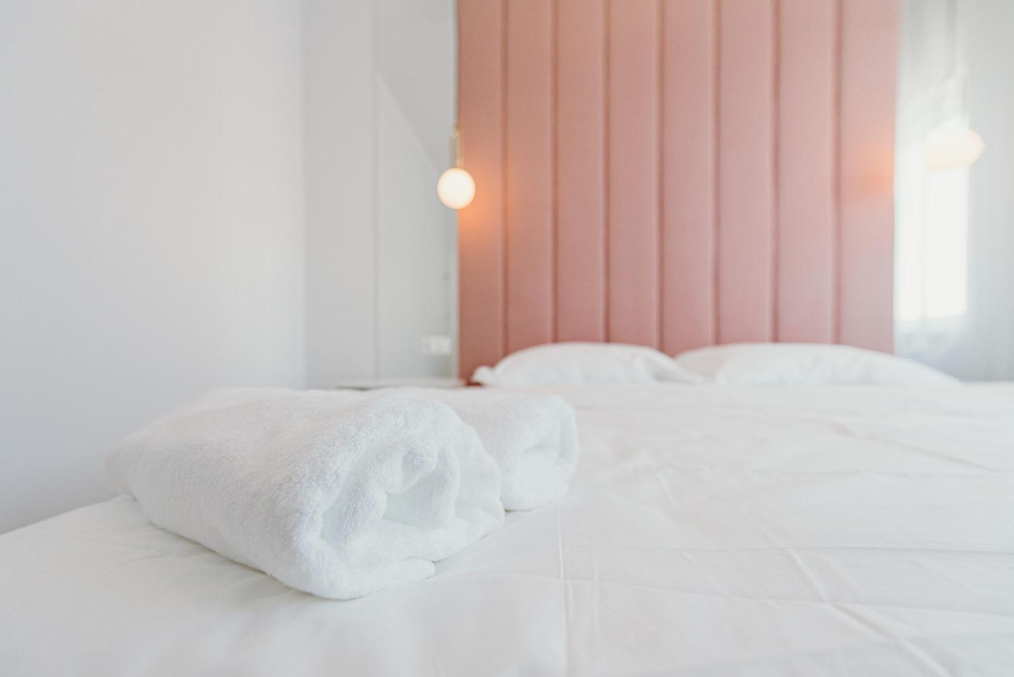 3 Bedrooms Premium Bella Rosa For 8 Guests With Ac And Underground Parking Rzeszów Eksteriør bilde