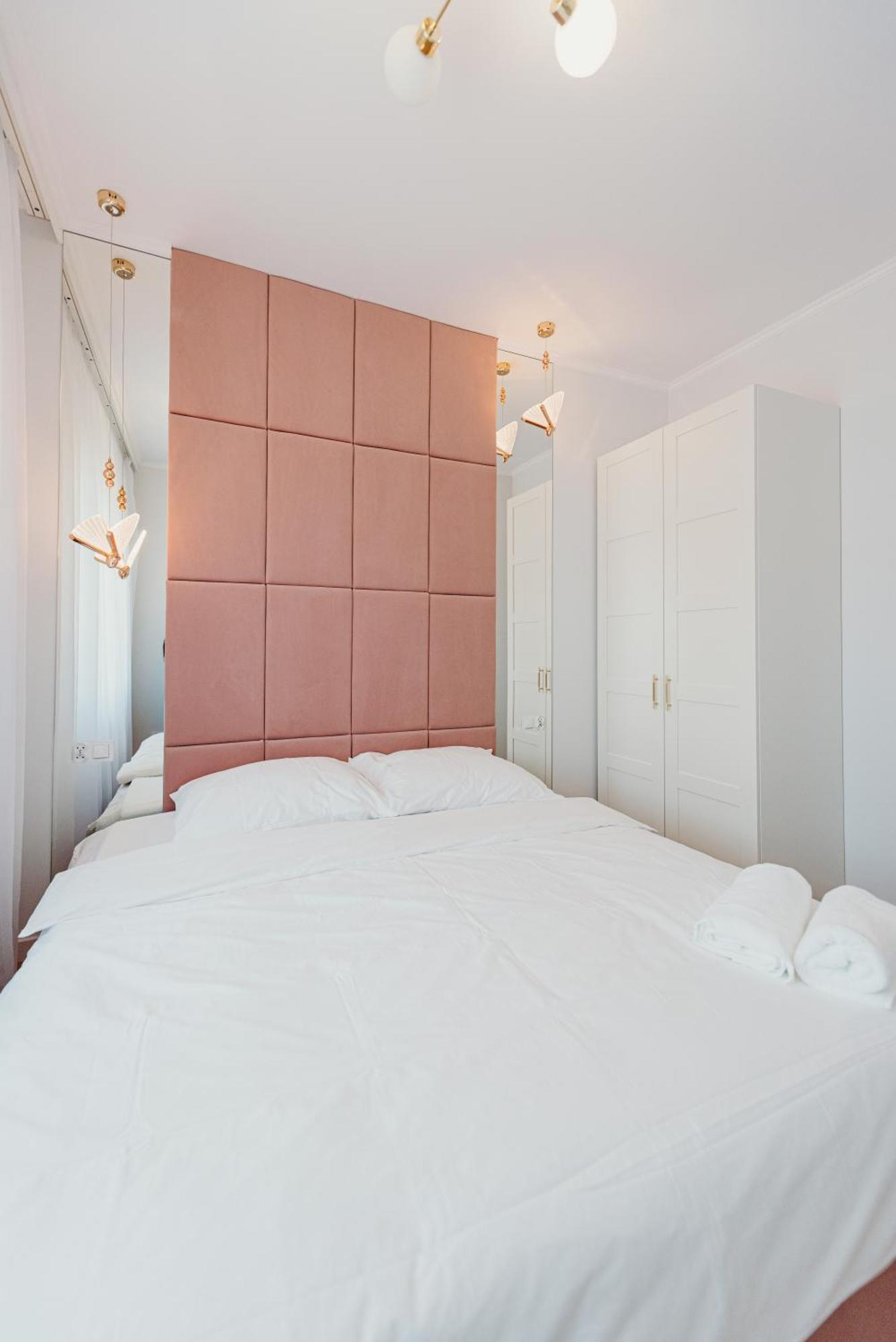 3 Bedrooms Premium Bella Rosa For 8 Guests With Ac And Underground Parking Rzeszów Eksteriør bilde